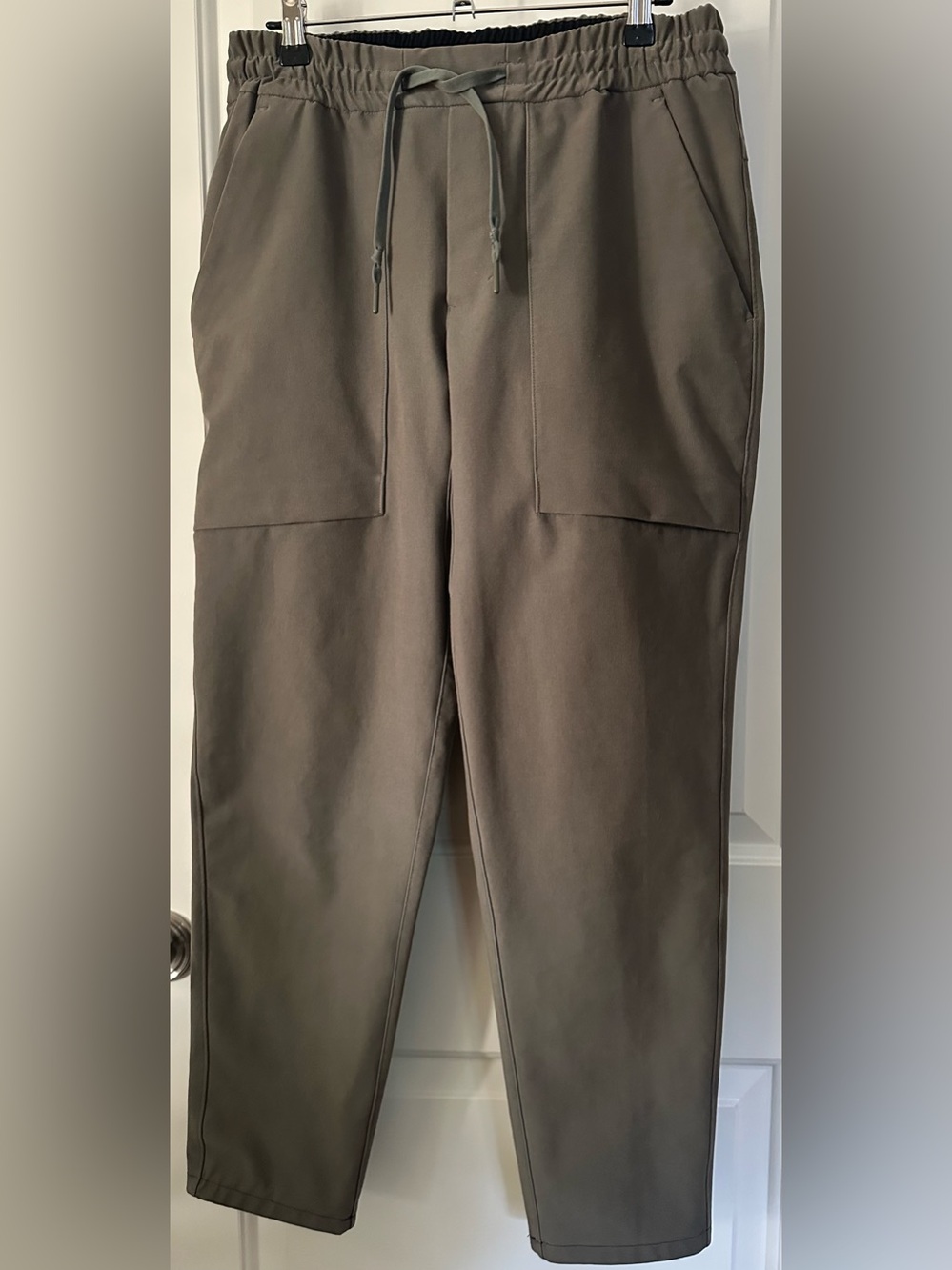 Lululemon Men’s Everlux Joggers Dark Olive Tapered Pants Medium